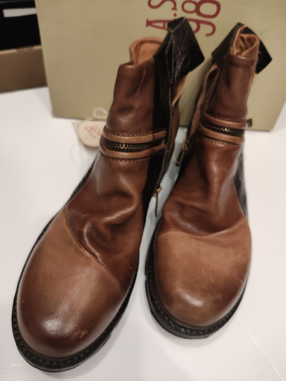 À S.98 Men's Brown Leather Zip-Front Ankle Boots